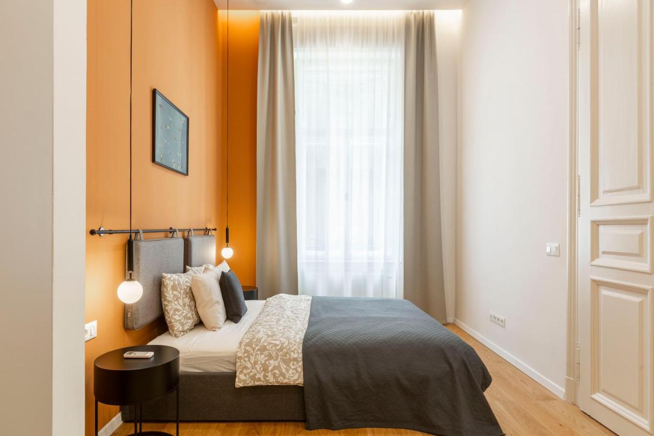 Luxurious Minimalist Residence With Sauna By Prestige Homes Budapest Extérieur photo