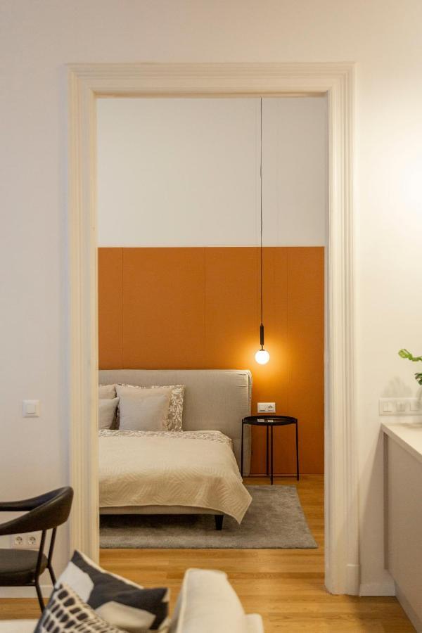 Luxurious Minimalist Residence With Sauna By Prestige Homes Budapest Extérieur photo